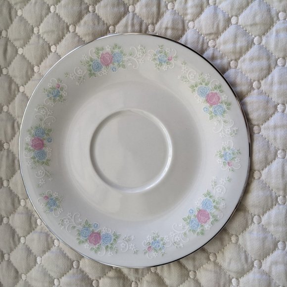 Vintage Mismatched Tea Set for the Next Tea Party - 3 pieces - small flaws - Picture 6 of 11